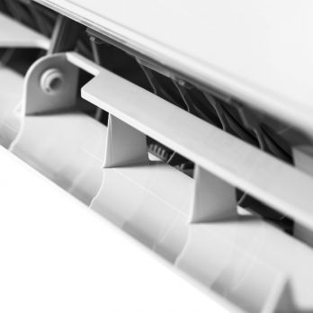 Electrolux EACS/I-12HFW/N8 серии Fusion Wave Super DC Inverter - регулировка жалюзи в кондиционере