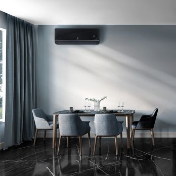 Electrolux EACS/I-24HIX-BLACK/N8 серии Onix Super DC - фото в интерьере