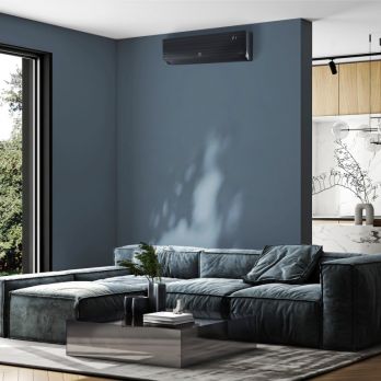 Сплит-системы Electrolux EACS/I-12HEN-BLACK/N8_24Y серии Enterprise Super DC Inverter  - фото в интерьере